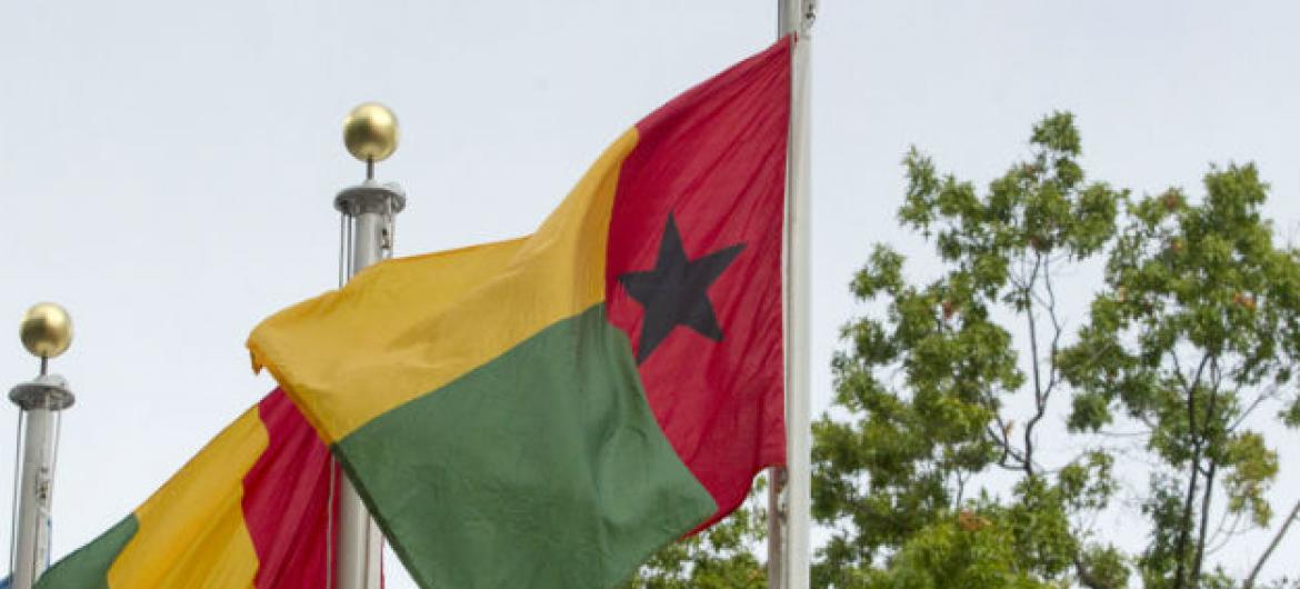 Guinea-Bissau-Flag-Photo-UN-Loey-Felipe-625x415.jpg